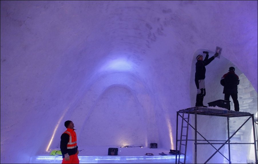 Церковь из снега