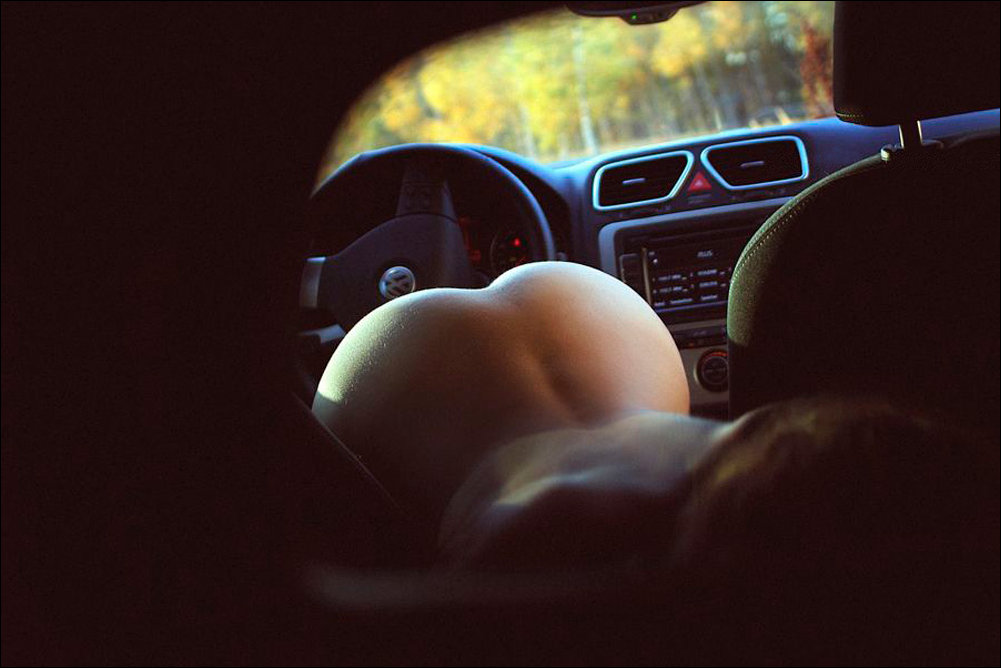 Девушки 18+, Эротика