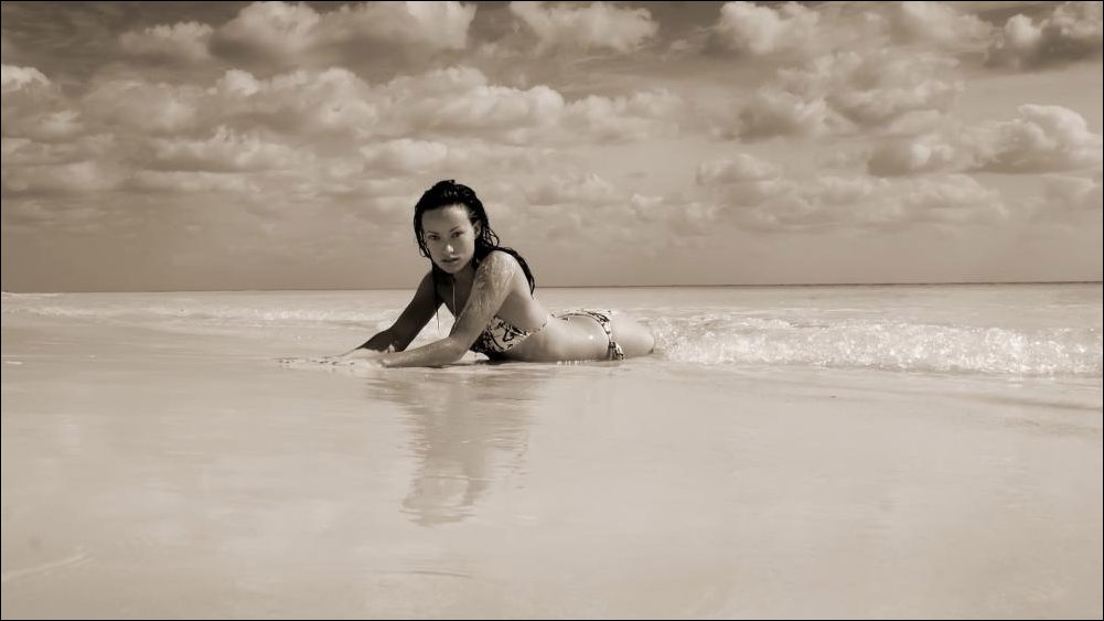 Девушки 18+, Эротика