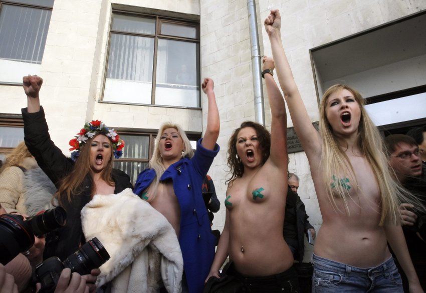 femen-na-viborah-04