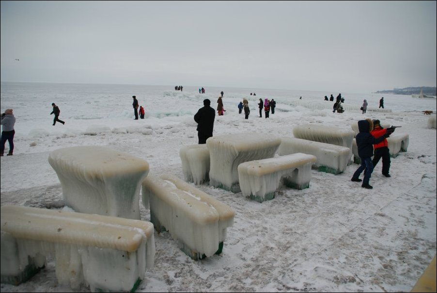 Замерзшее Черное Море