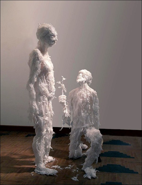 Скульптуры из полиэтиленовых пакетов