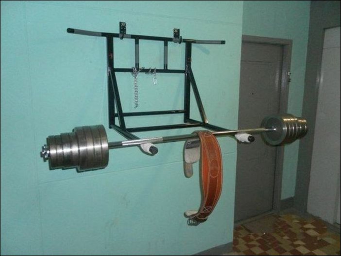 Тренажерный зал в подъезде