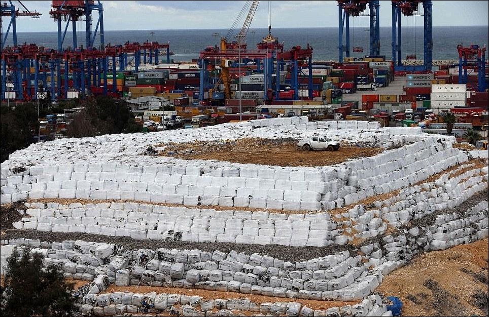 горы мусора в Бейруте