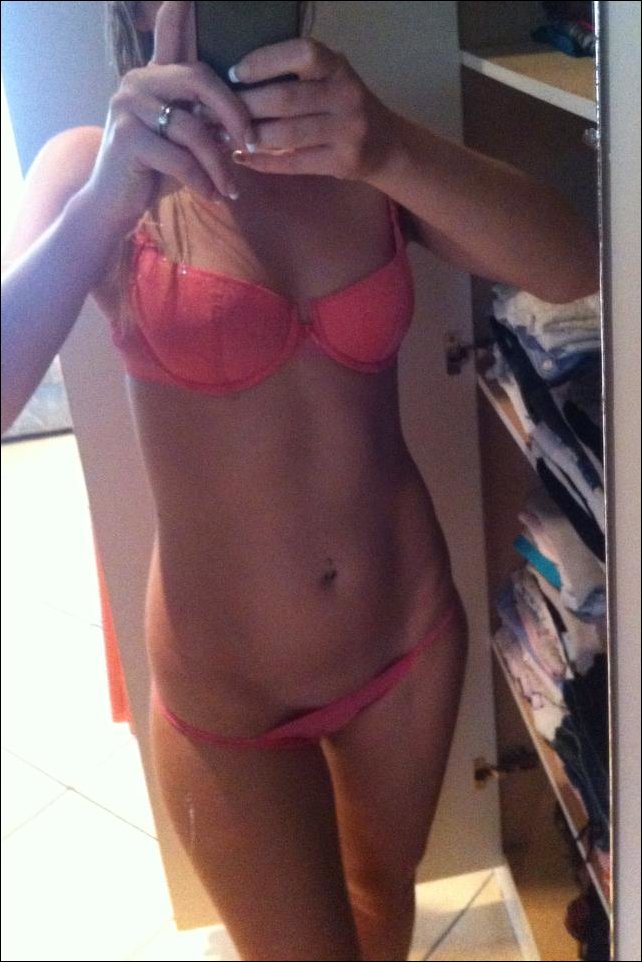 Девушки 18+ фотографируют сами себя