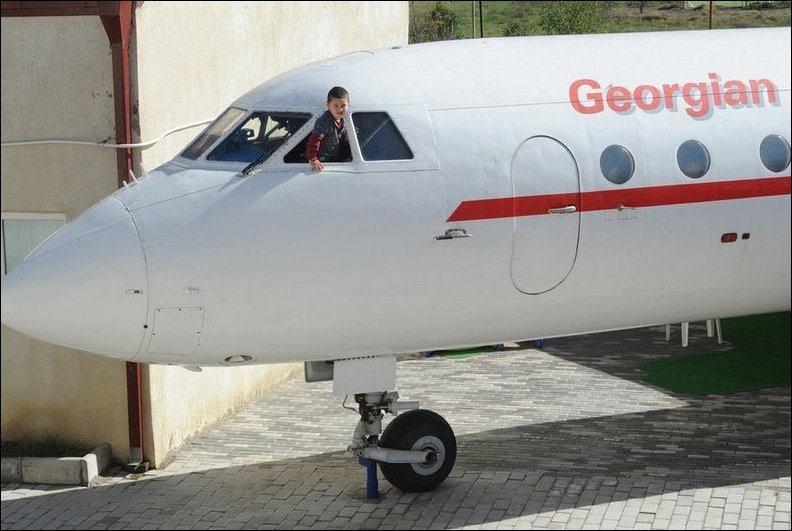 Детский сад на борту самолета