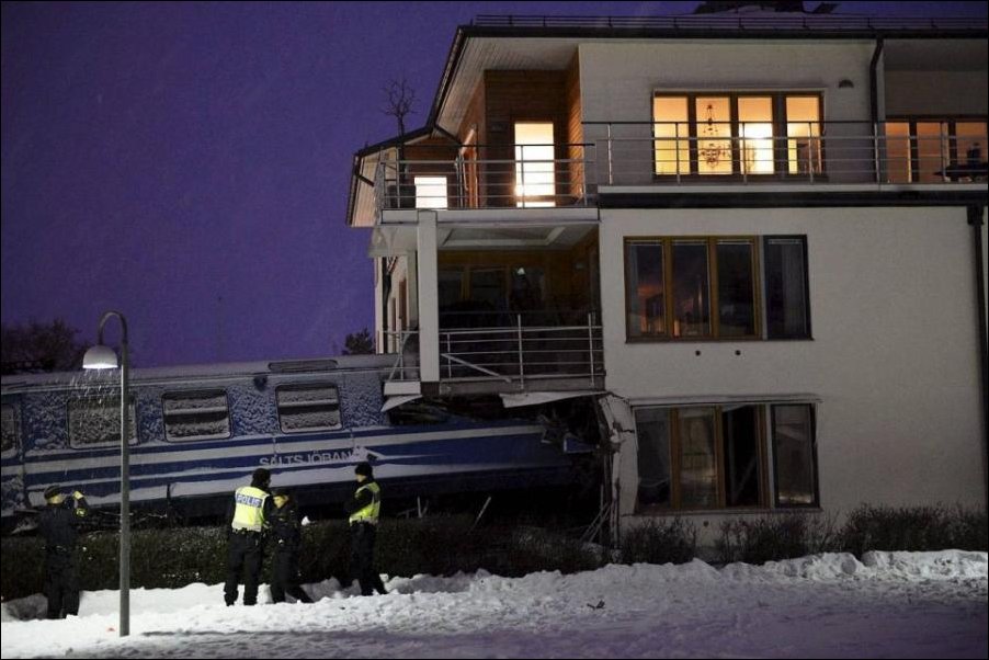 Уборщица угнала поезд