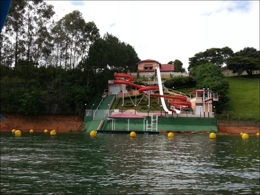 Аквапарк на заднем дворе