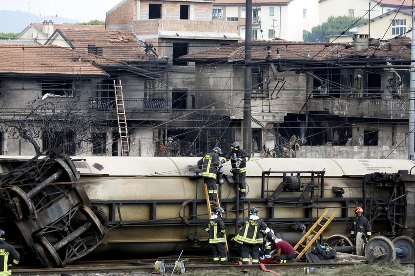 italy-train-crash-03