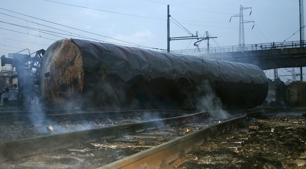 italy-train-crash-05