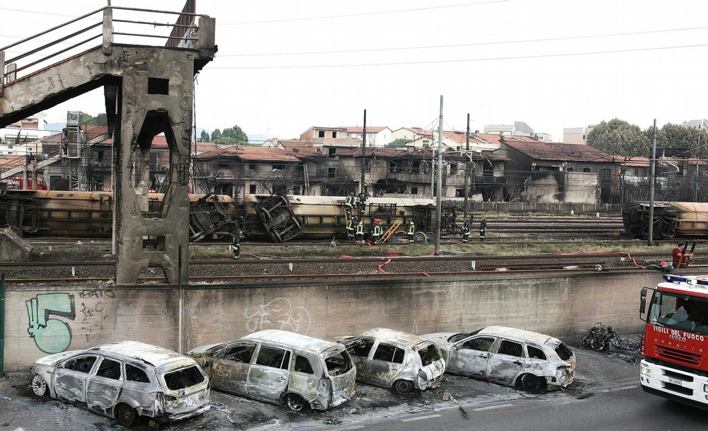 italy-train-crash-06