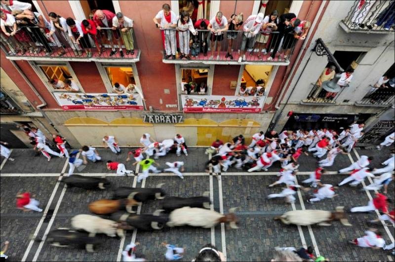 running-of-the-bulls-01