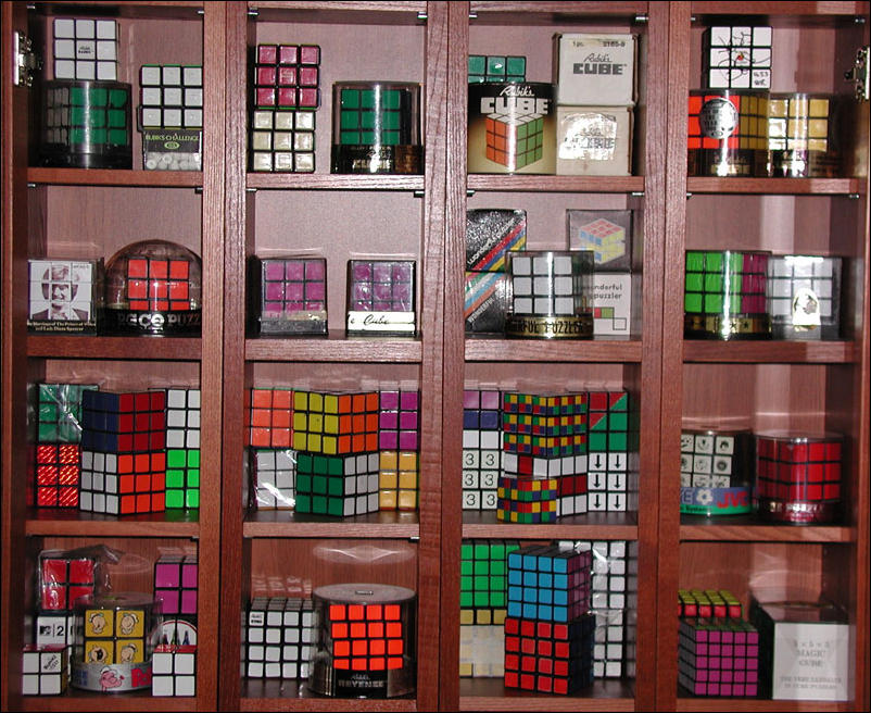 Collection hobbies. Коллекция головоломок. Стеллажи для коллекции головоломок. Крупные коллекции головоломок. Самая большая коллекция в мире головоломок.