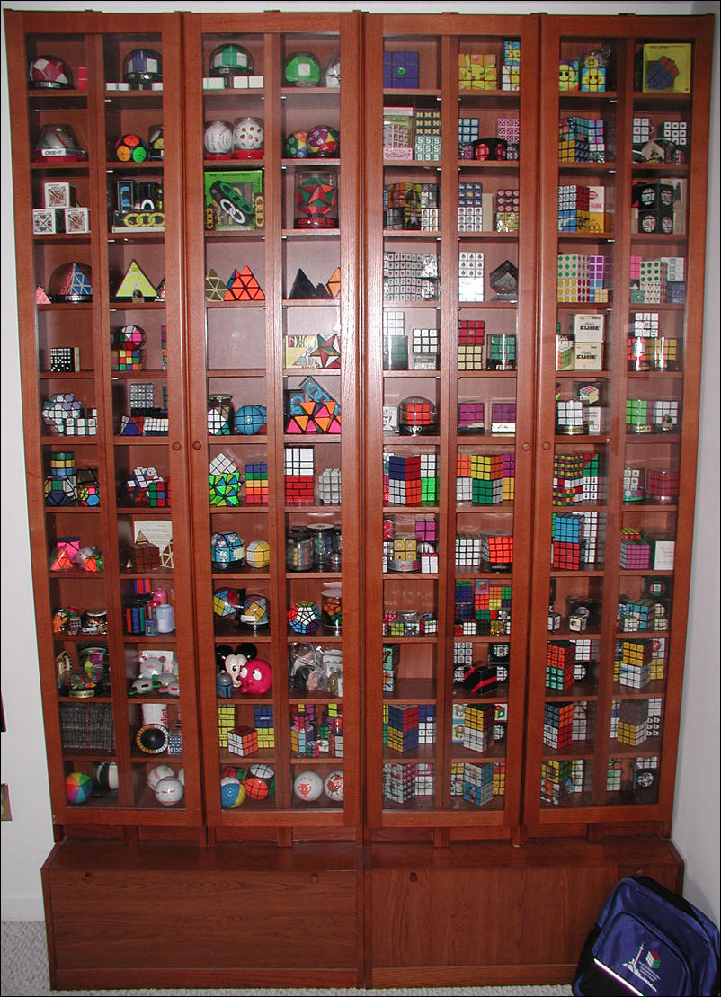 Вещи для коллекционирования. Какую коллекцию собирать. Стеллаж для коллекции. Необычные коллекции предметов. Коллекционирование для детей.