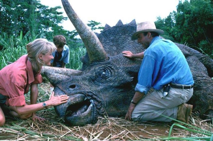Стивена Спилберга обвинили в убийстве динозавра