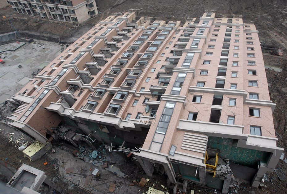 building-collapse-in-shanghai-03