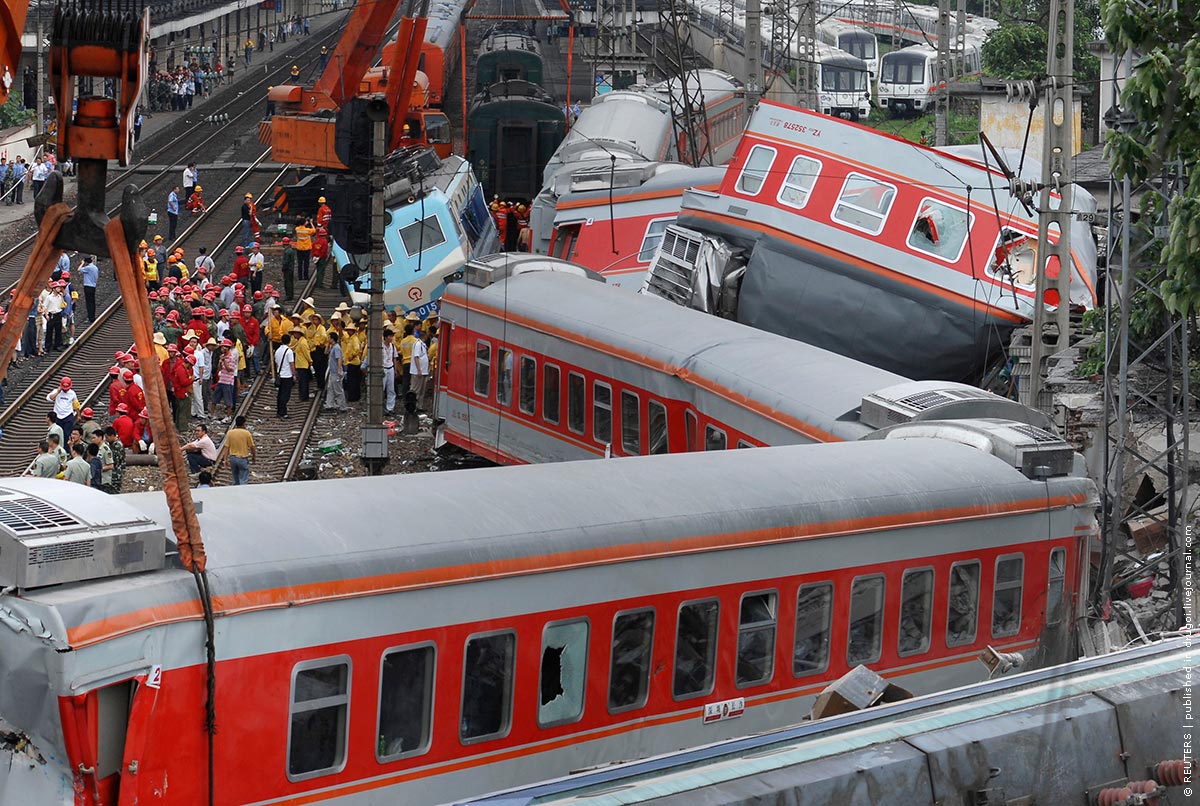 china-train-crash-04