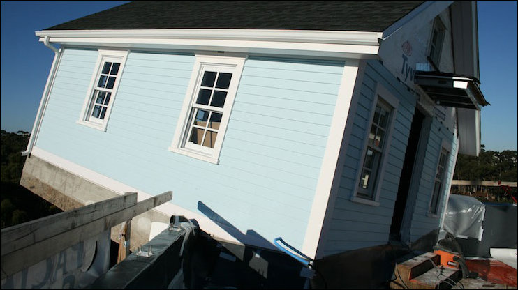 Домик на краю