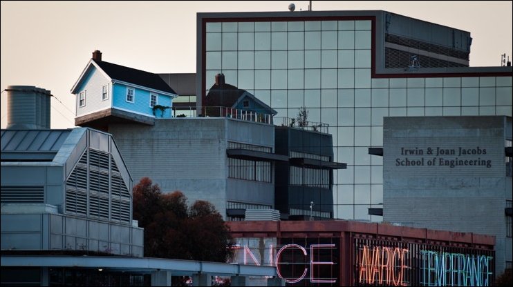 Домик на краю