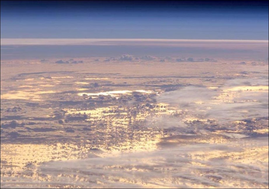 Облака, какими их видят космонавты