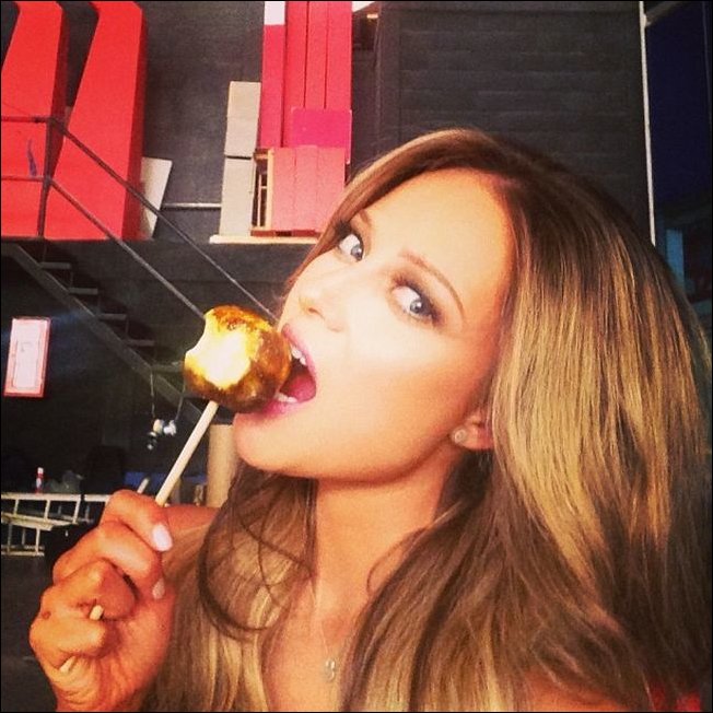 Самые красивые журналистки с чемпионата мира по футболу 2014