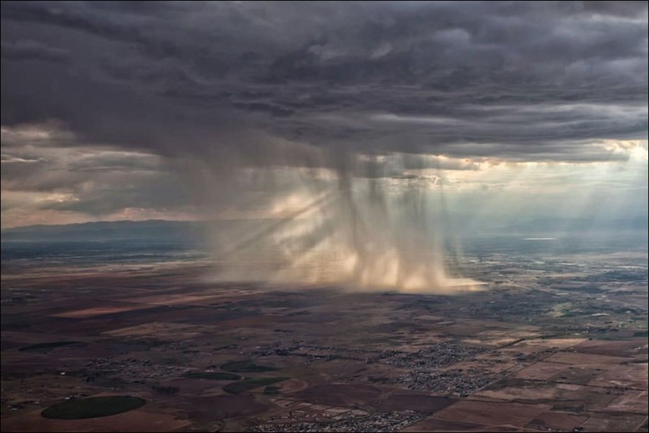 Под крылом самолета