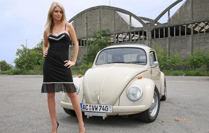 beautiful-girls-and-vintage-cars-27