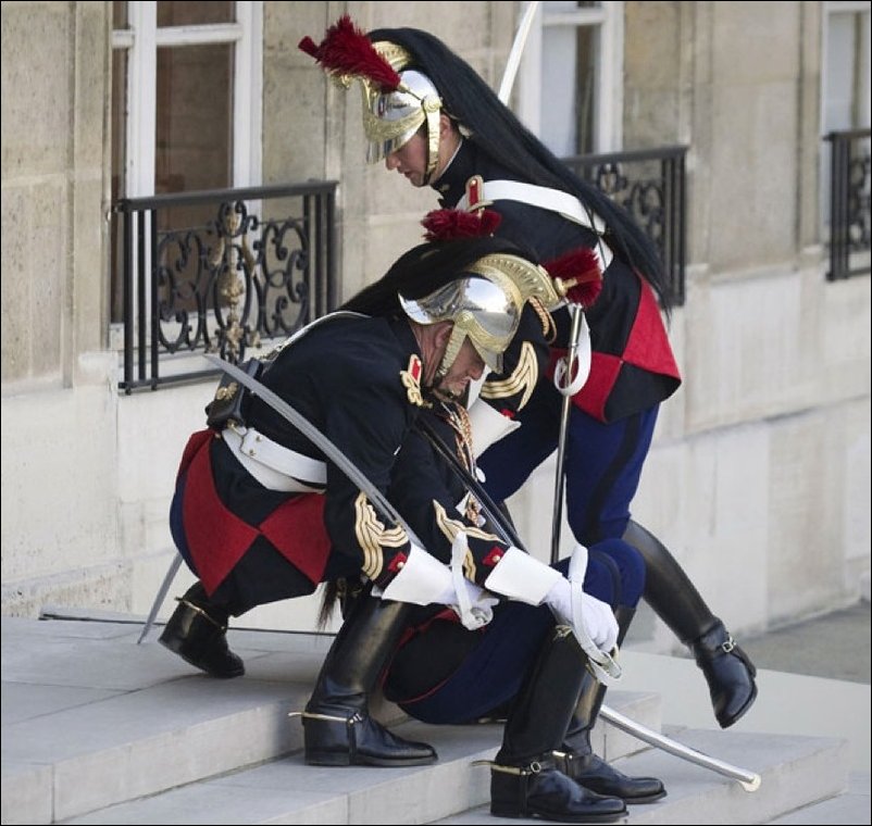 Обмороки на парадах и церемониях