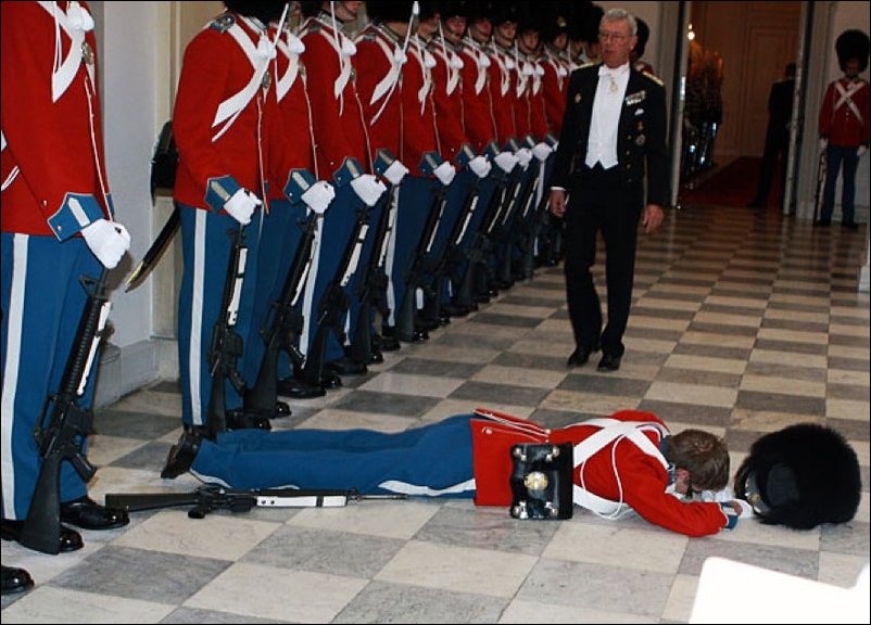 Обмороки на парадах и церемониях