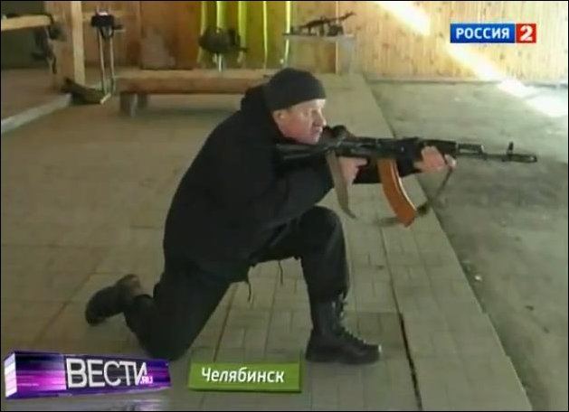 Способ удержания автомата при стрельбе