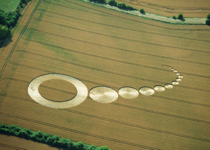 circles-on-fields-13