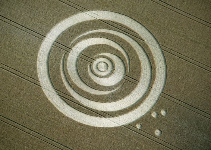 circles-on-fields-25
