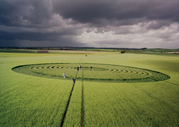 circles-on-fields-43