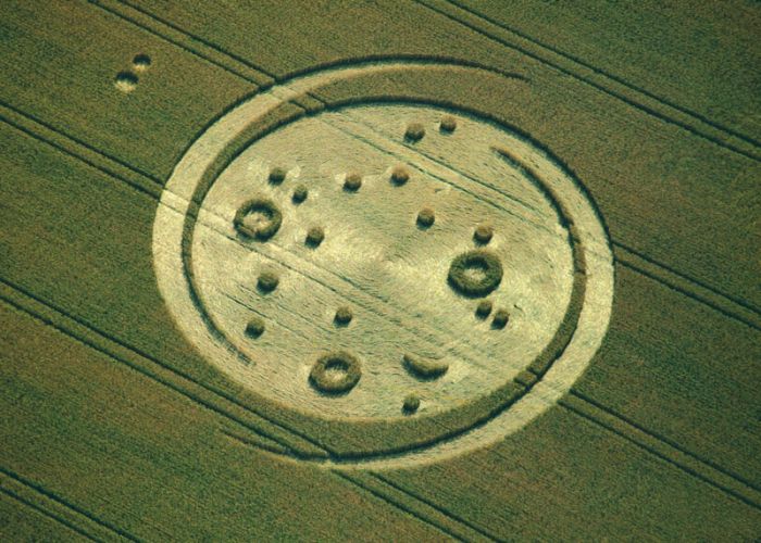 circles-on-fields-44