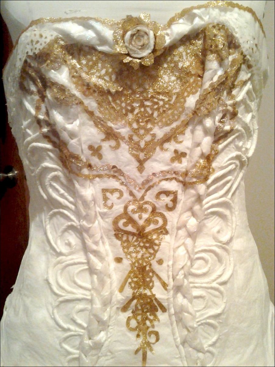 Свадебное платье из туалетной бумаги