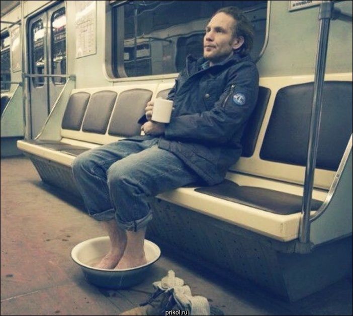 Странные люди в метро