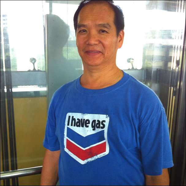 надписи на футболках