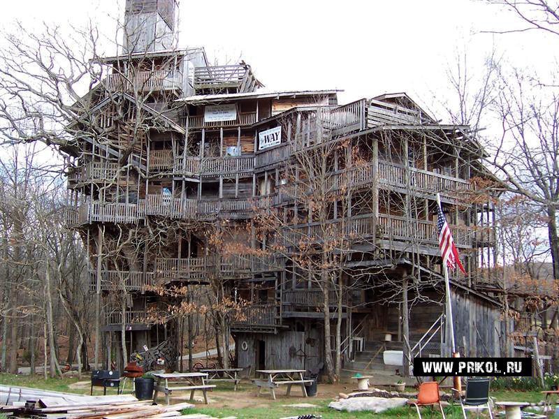 97-feet-treehouse-01