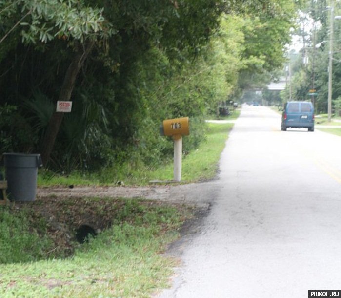 grand-cherokee-vs-mailbox-01