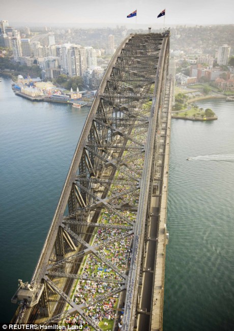 sydney-harbour-bridge-picnic-13