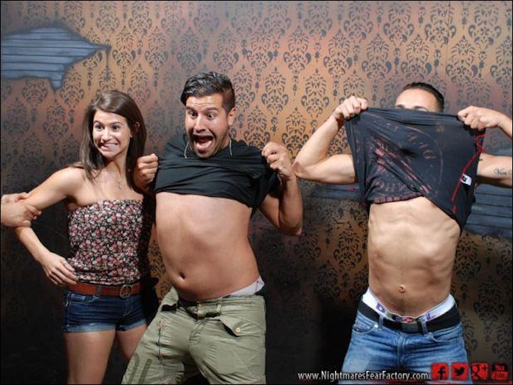 Фото посетителей аттракциона ужасов