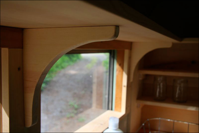 Дом на колесах из старого школьного автобуса