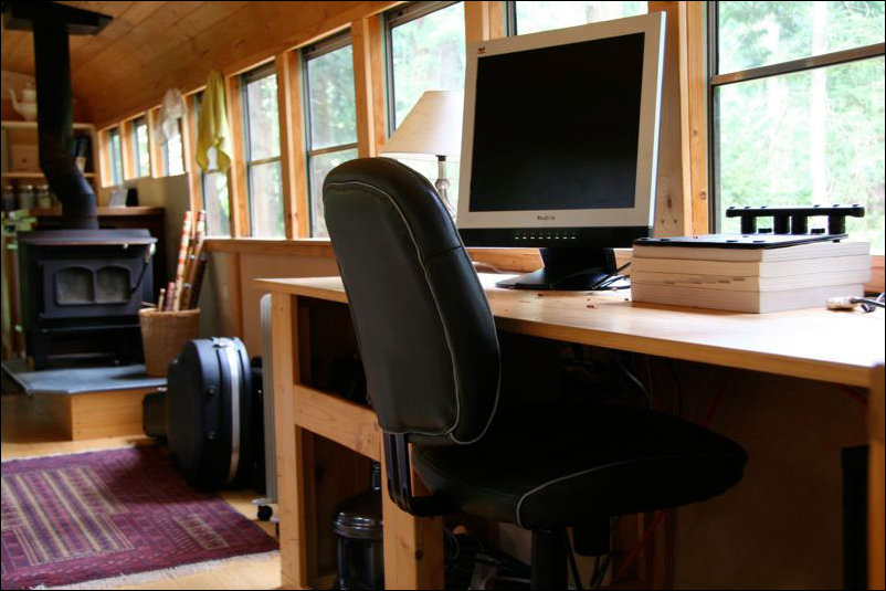 Дом на колесах из старого школьного автобуса