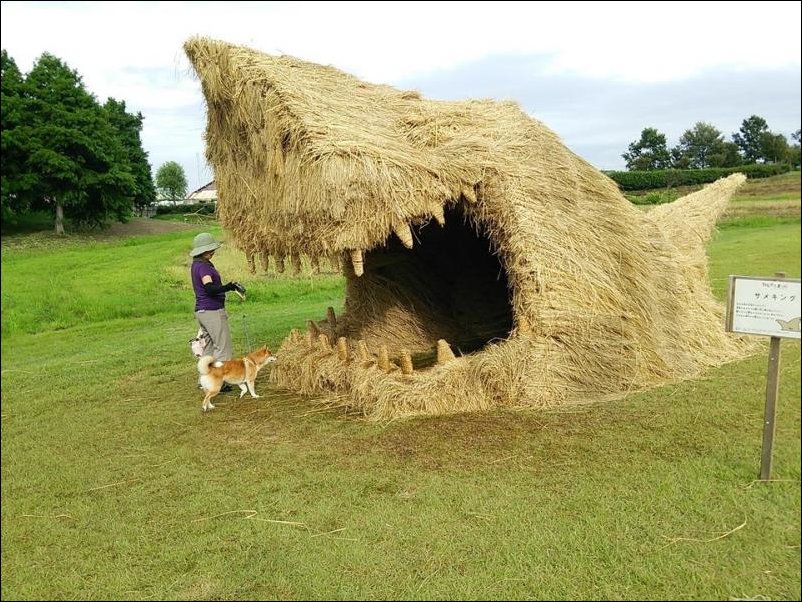 Скульптуры из соломы