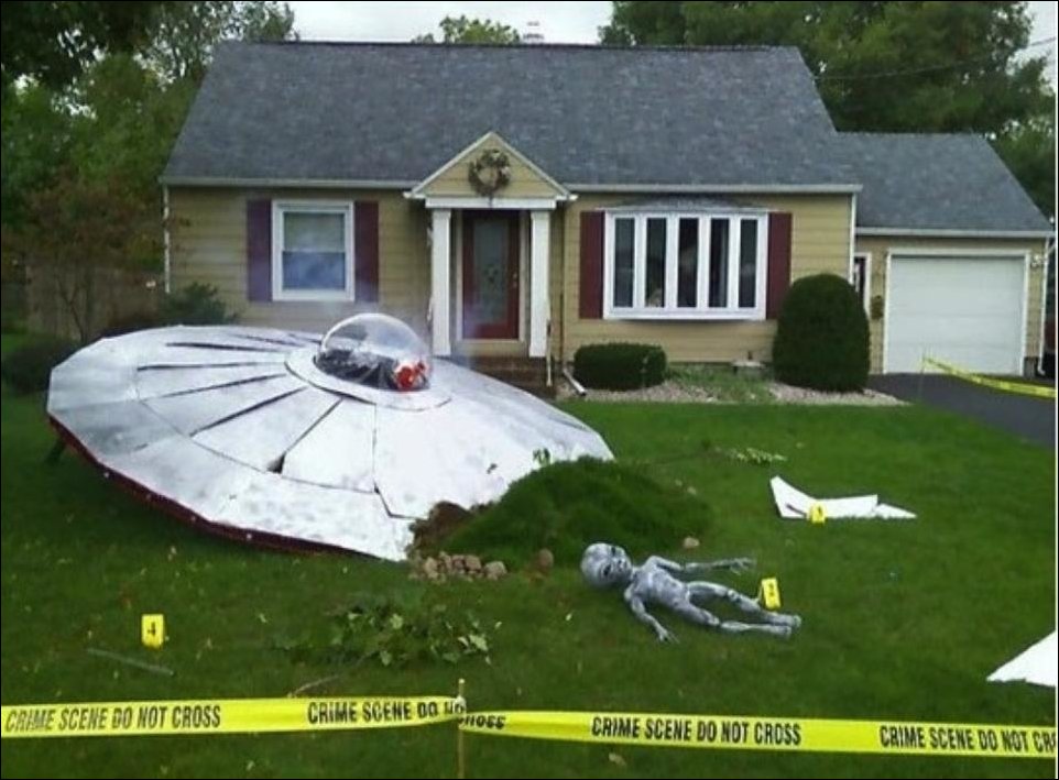 Украшение домов на Хэллоуин