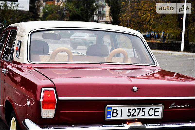 Единственная в мире Волга с деревянным салоном (5 фото)