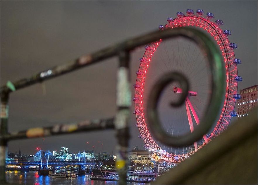 удачно совпало