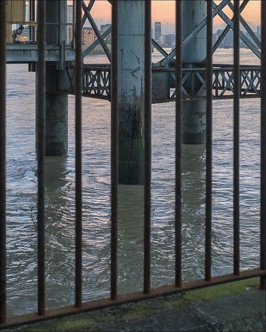 удачно совпало