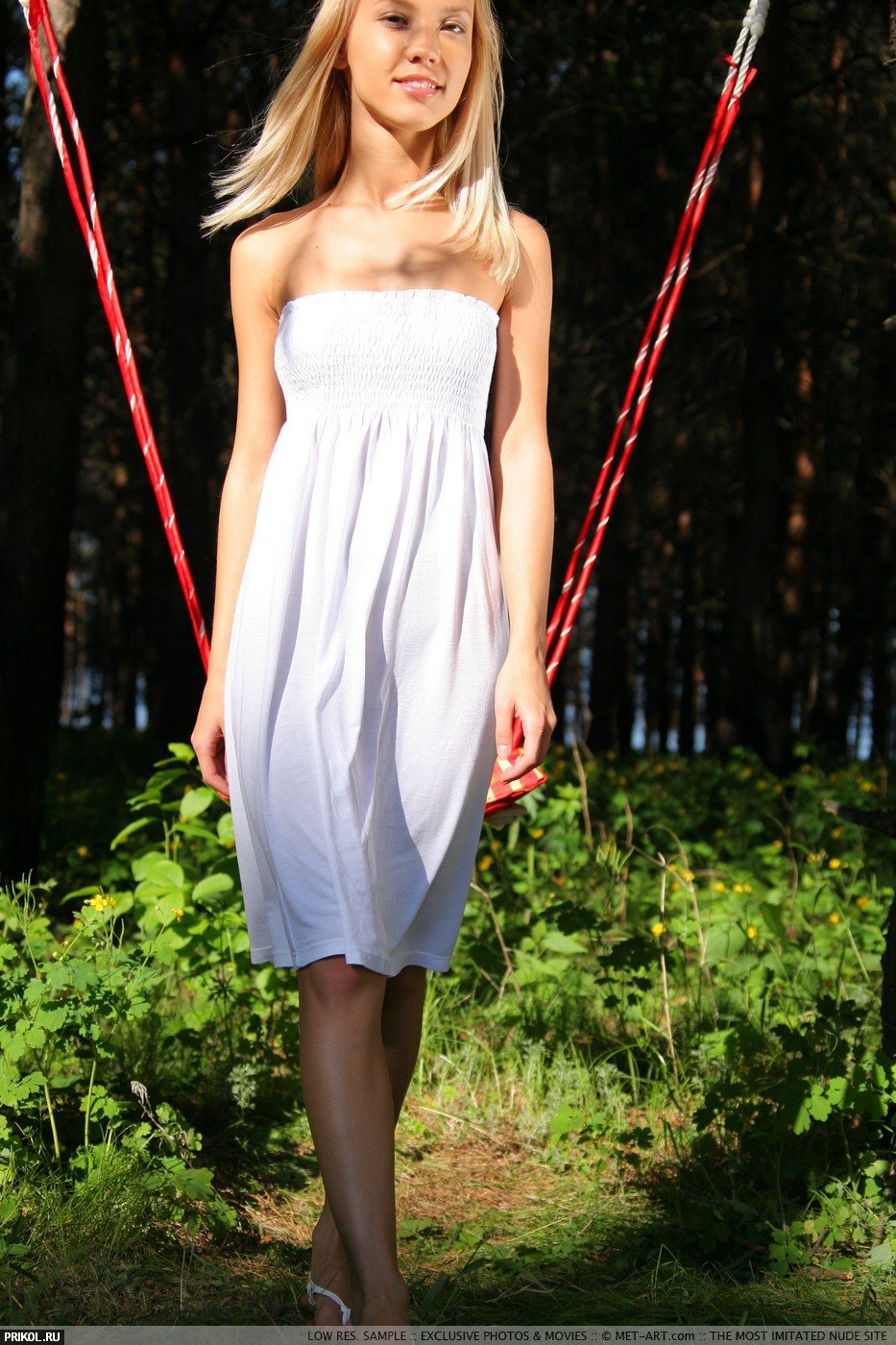 devushka-na-kachelyah-16