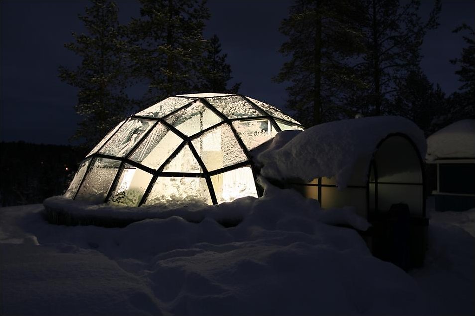 Стеклянные иглу